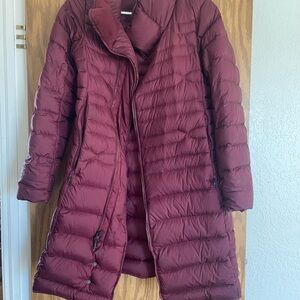 The North Face Women's Maroon Puffer Jacket